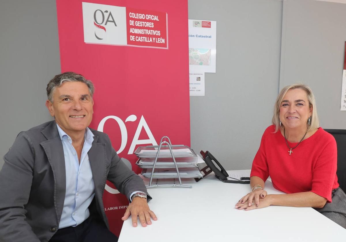 Marta Gómez, con Juan Pedro Camino, vocal en la directiva.