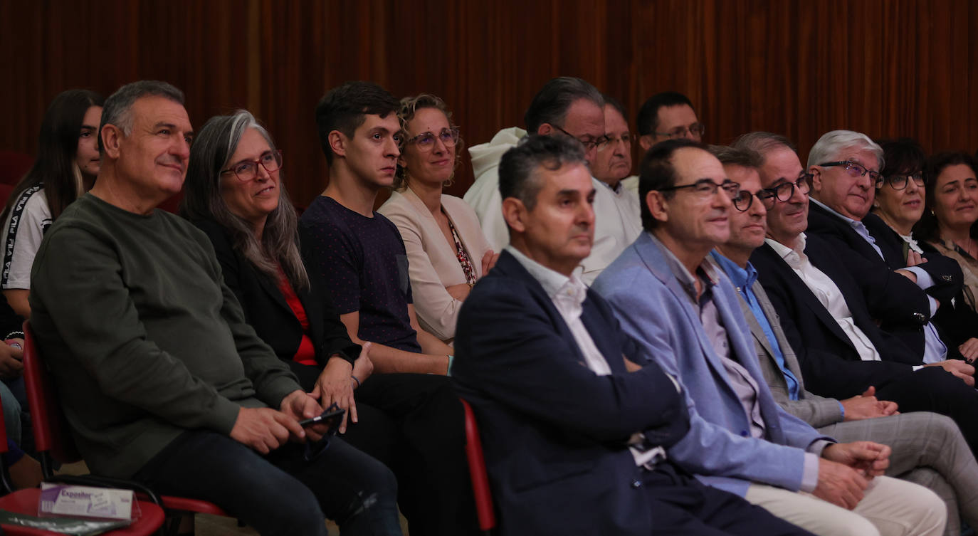 El colegio Dominicas recibe a una afamada exalumna