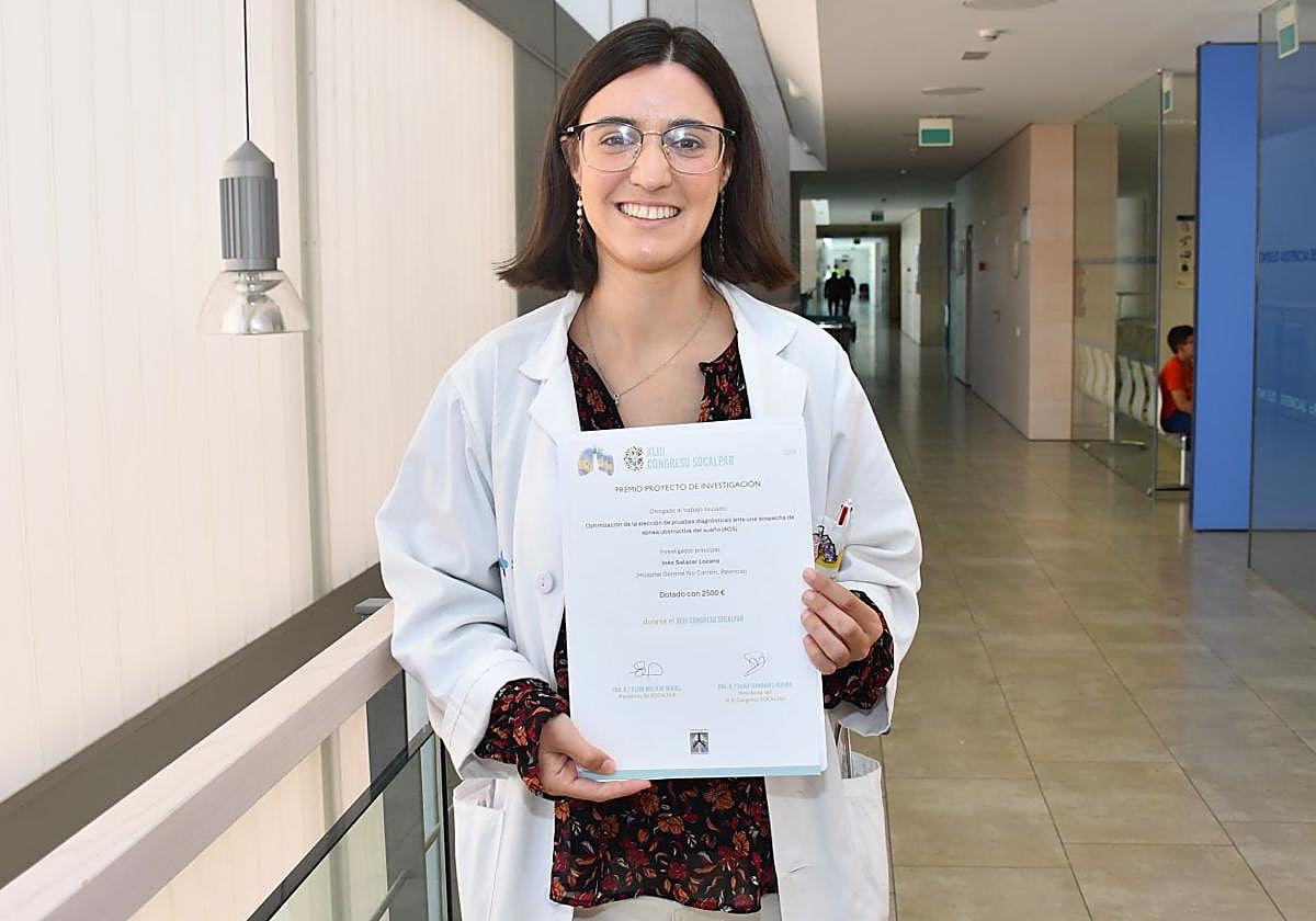 Inés Salazar, médico residente del Caupa premiada.