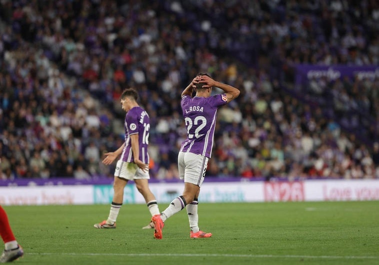 Las imágenes del partido entre el Real Valladolid y el Rayo Vallecano