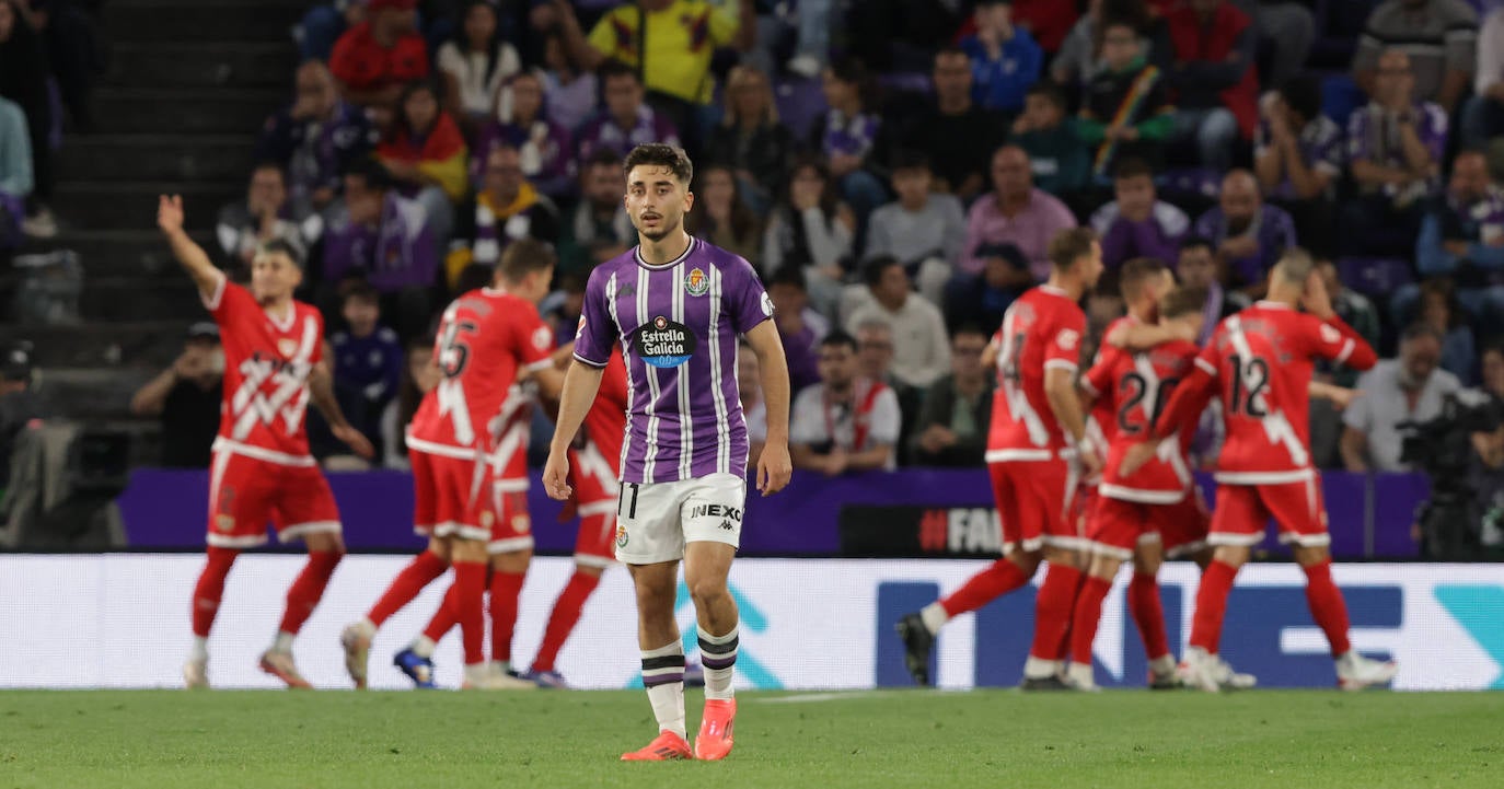 Las imágenes del partido entre el Real Valladolid y el Rayo Vallecano