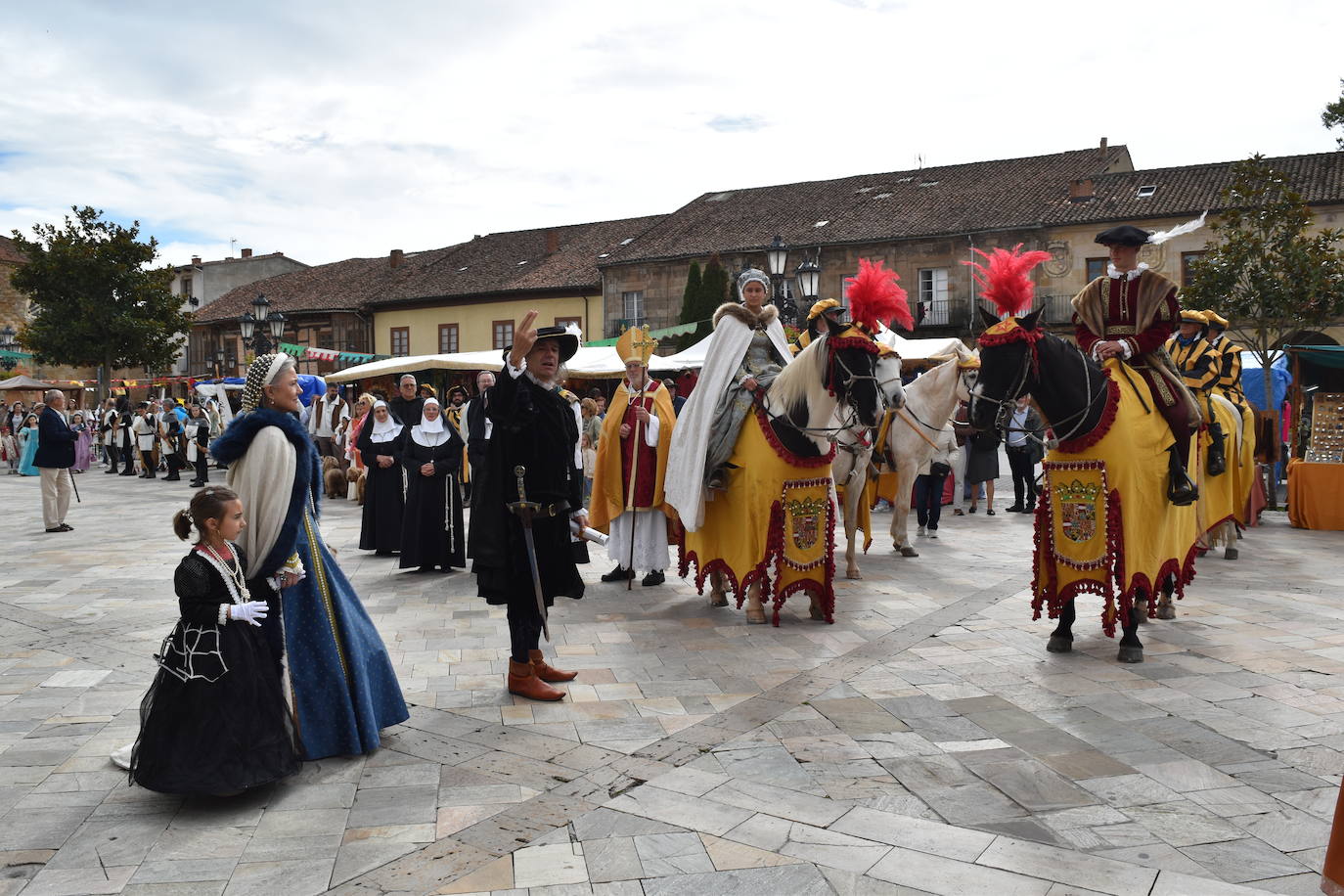 Aguilar se viste de fiesta para recibir al emperador Carlos V