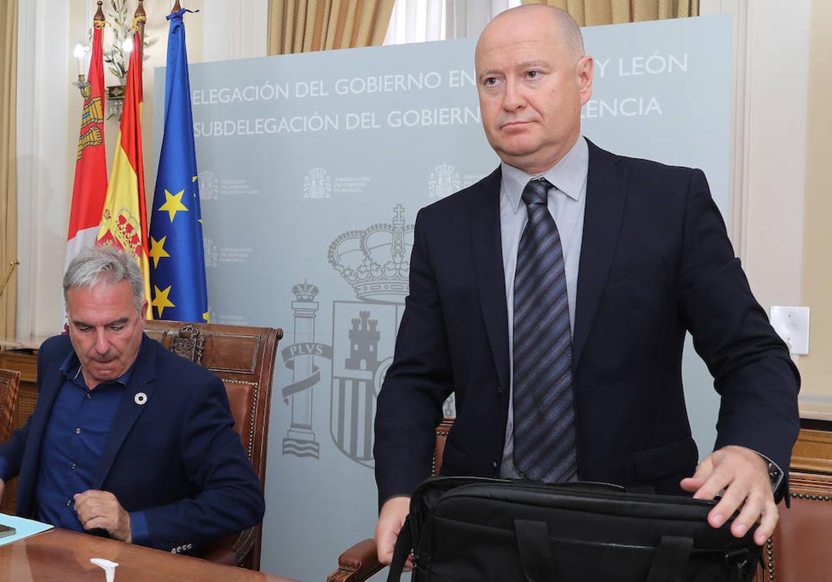 Fernando Alonso, en una presentación junto al subdelegado del Gobierno.