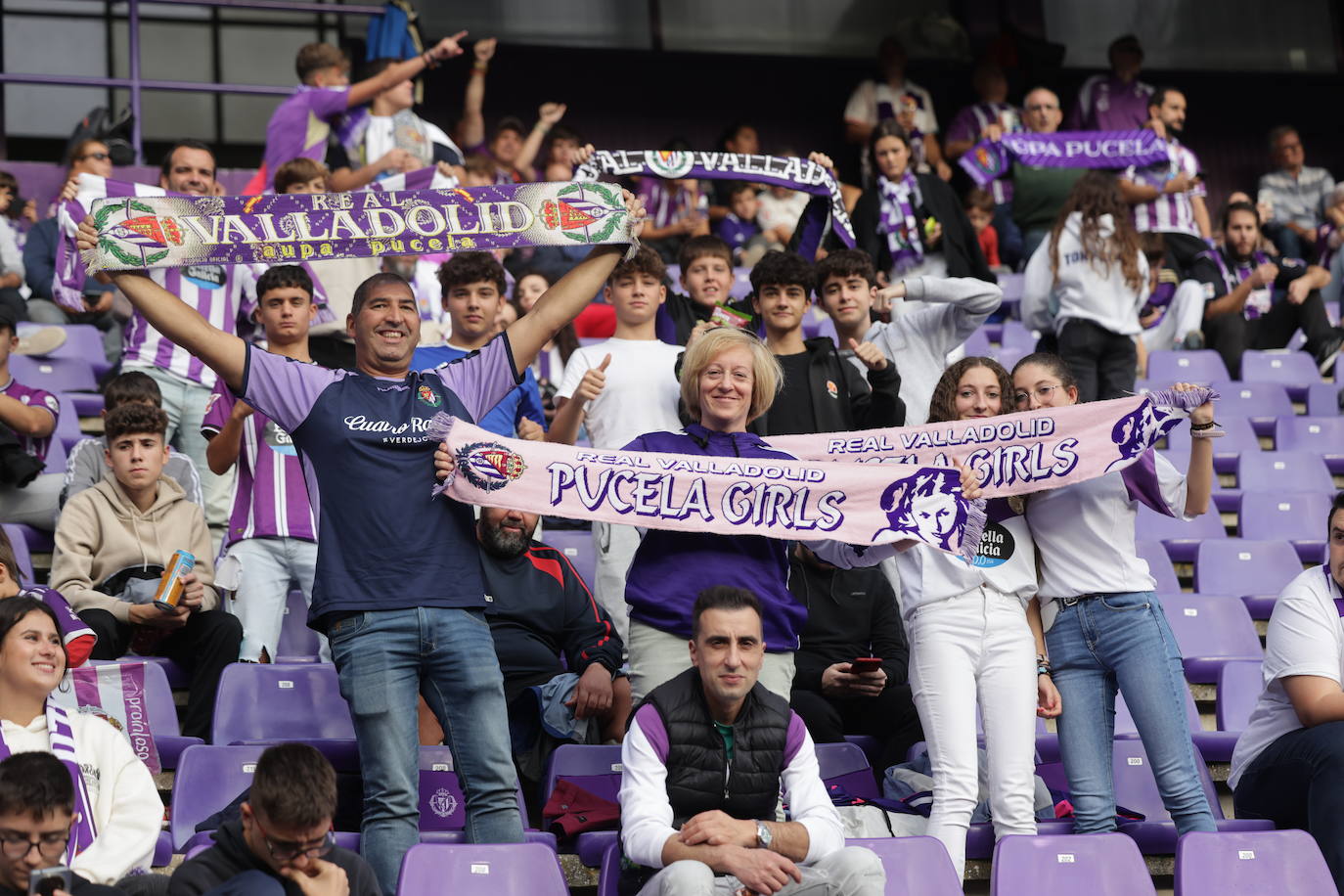 Búscate en la grada del estadio José Zorrilla (2/4)