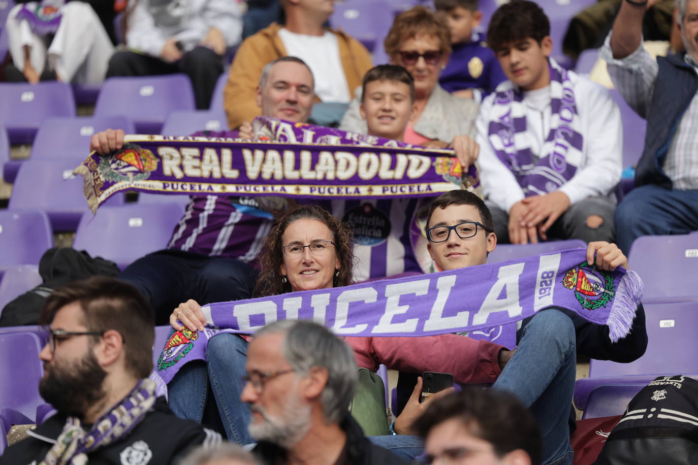 Búscate en la grada del estadio José Zorrilla (2/4)