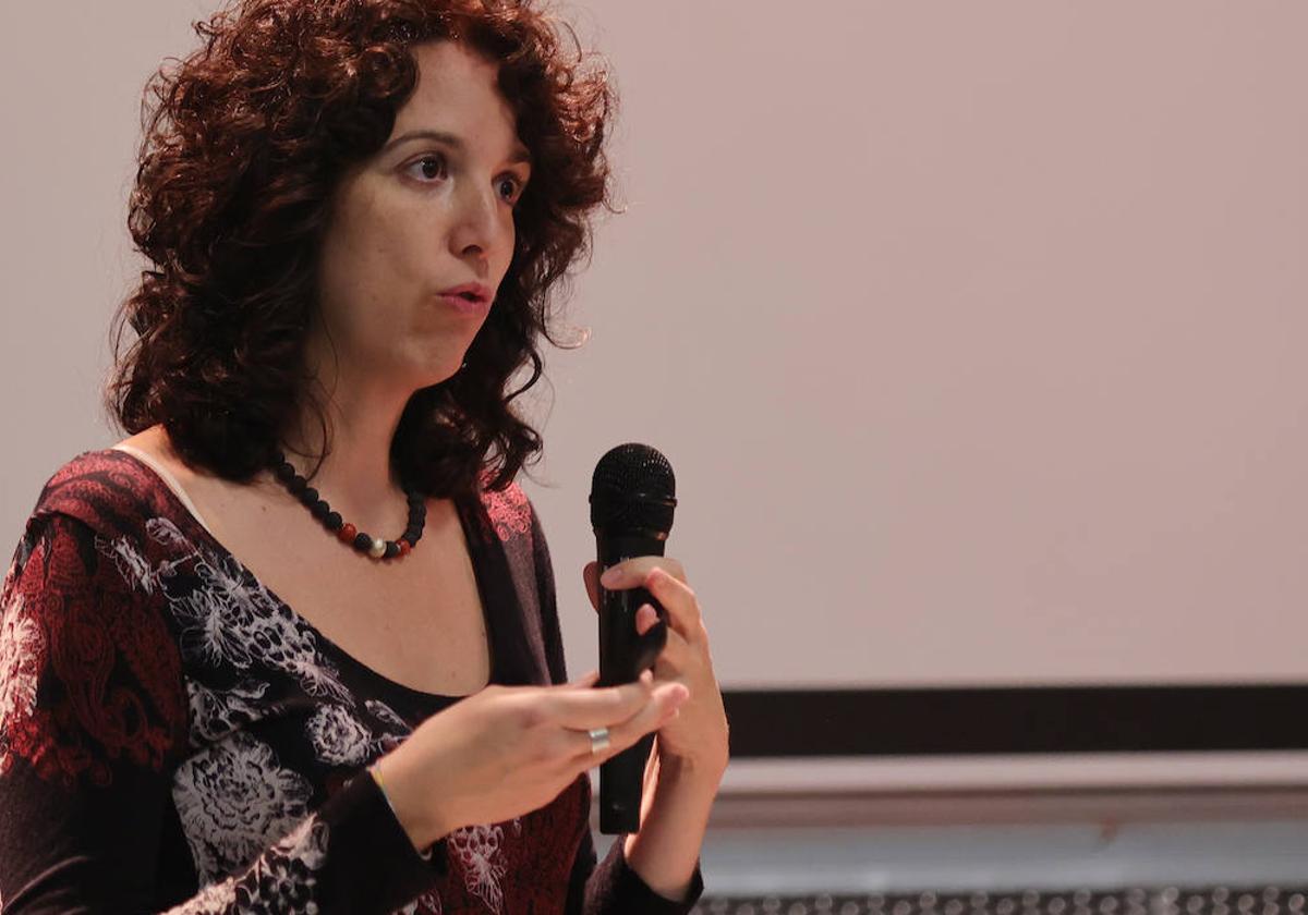 La palentina Elisa Delgado Mena, el viernes en las jornadas de astronomía en Lecràc.