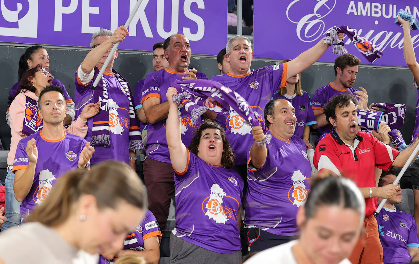 Búscate en las gradas del Pabellón animando al Palencia Baloncesto