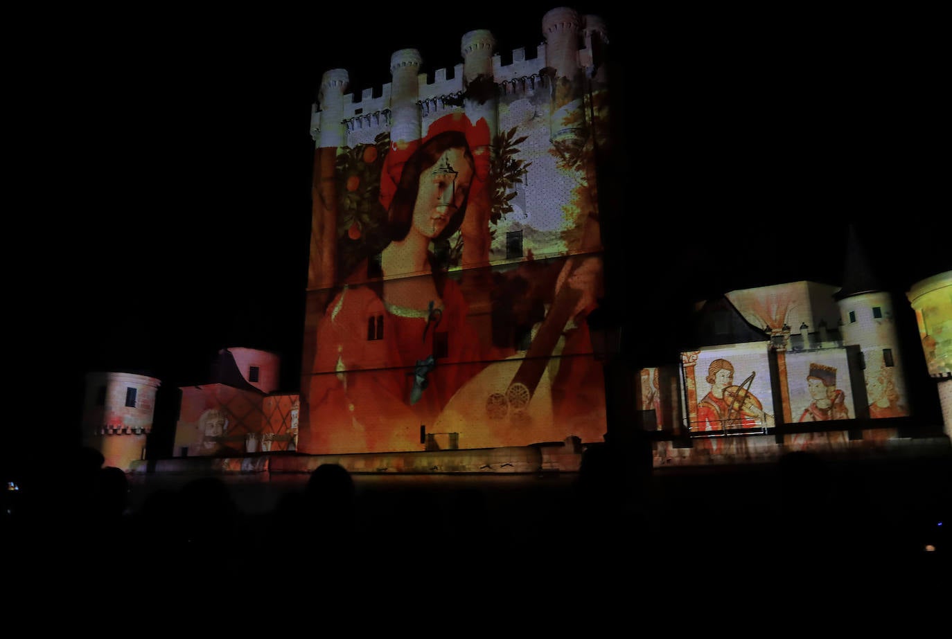 Videomapping y viandas de Isabel I, en imágenes