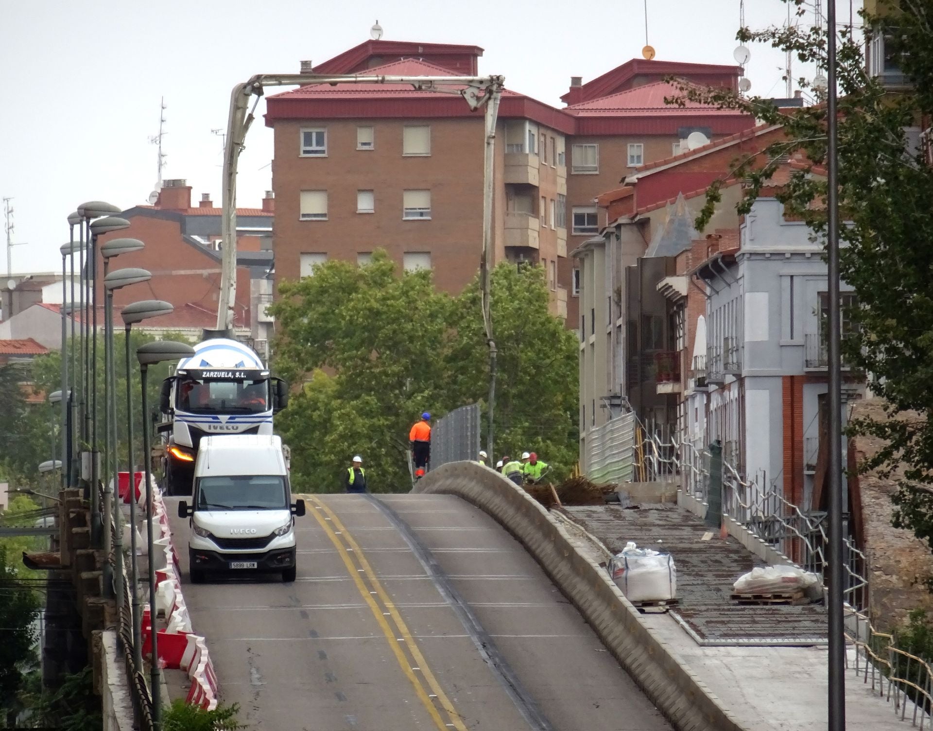 Obras para asegurar el viaducto de Arco de Ladrillo