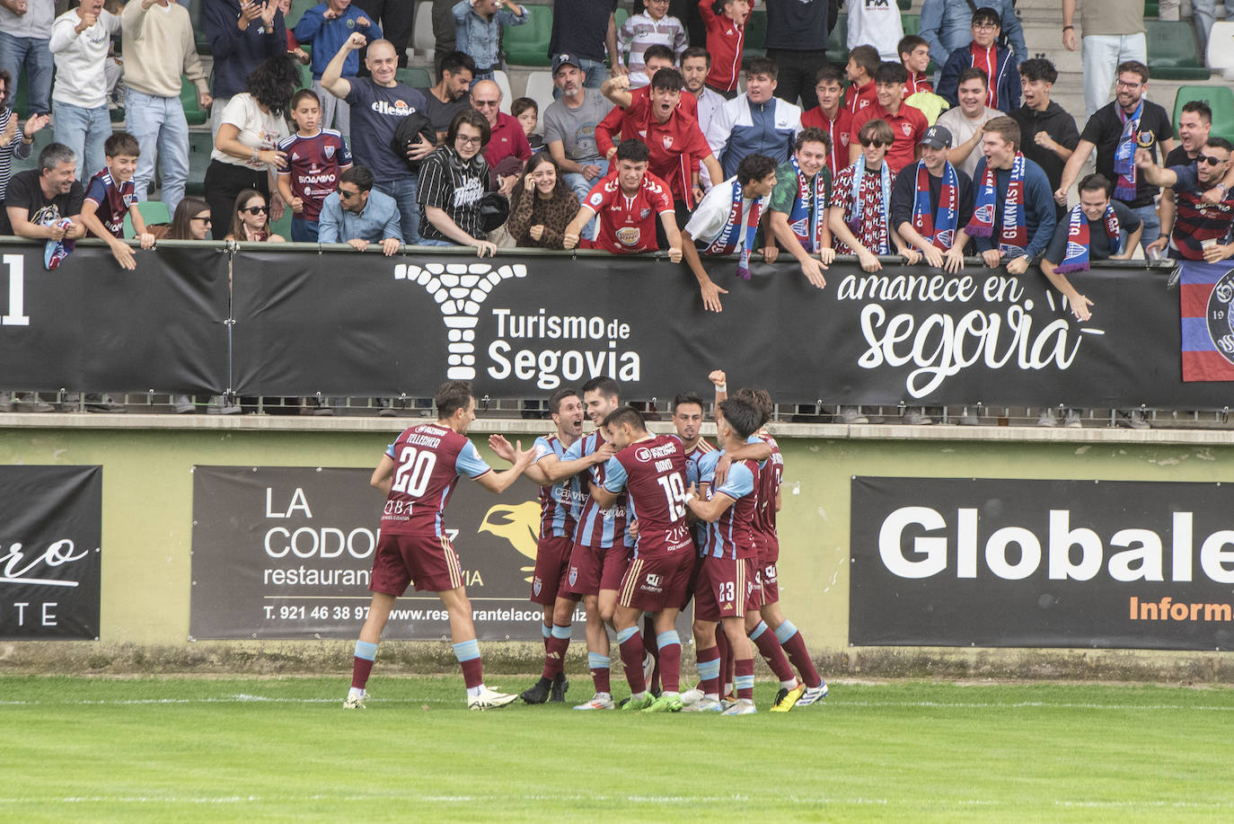 Fotografías del partido entre la Segoviana y el Zamora (1 de 2)