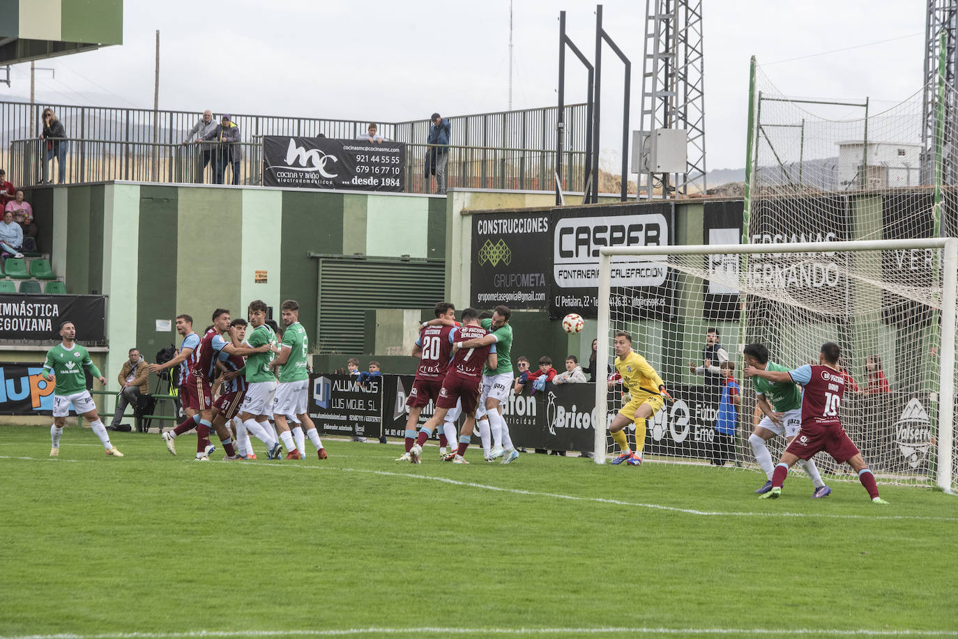 Fotografías del partido entre la Segoviana y el Zamora (1 de 2)