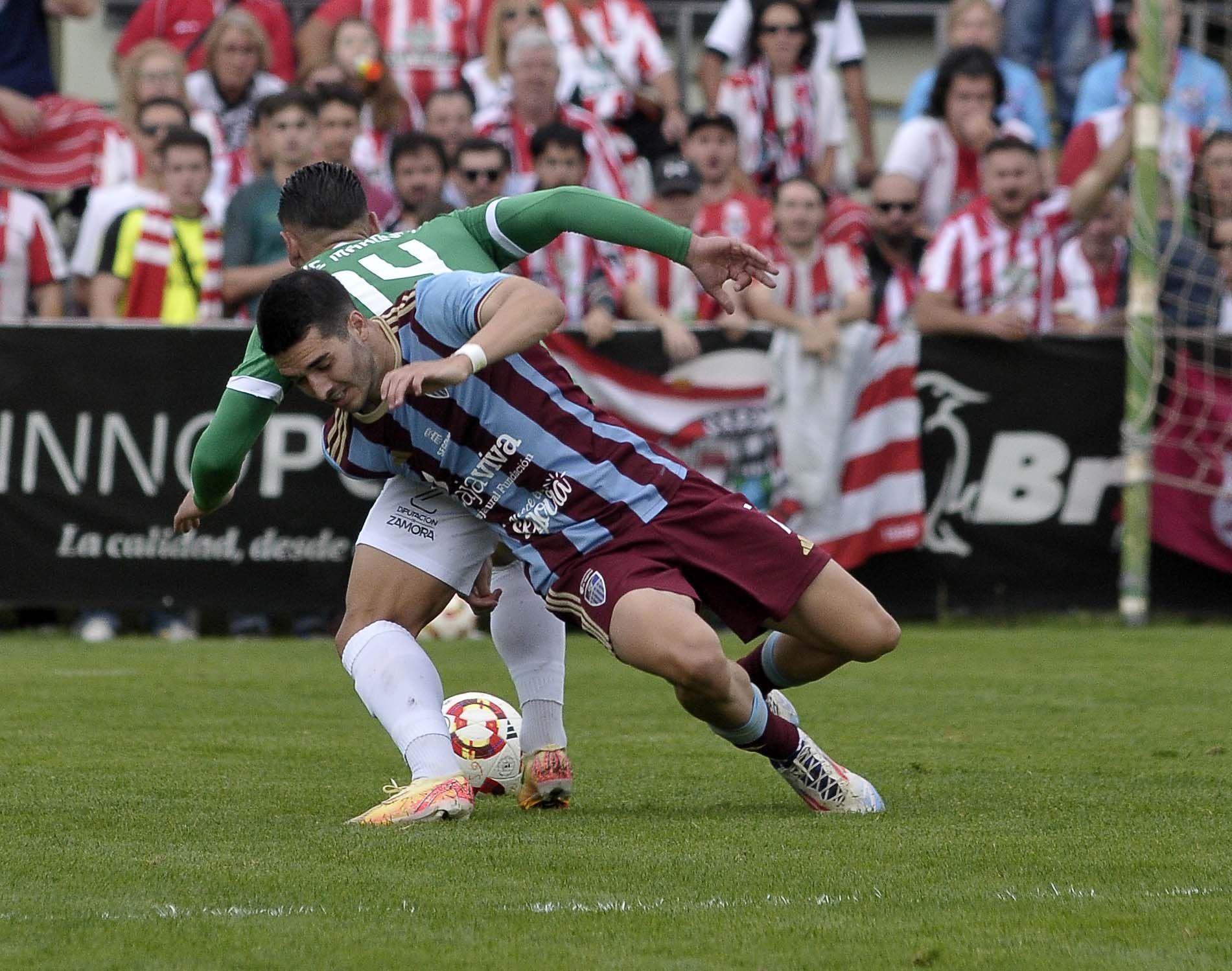 Fotografías del partido entre la Segoviana y el Zamora (2 de 2)