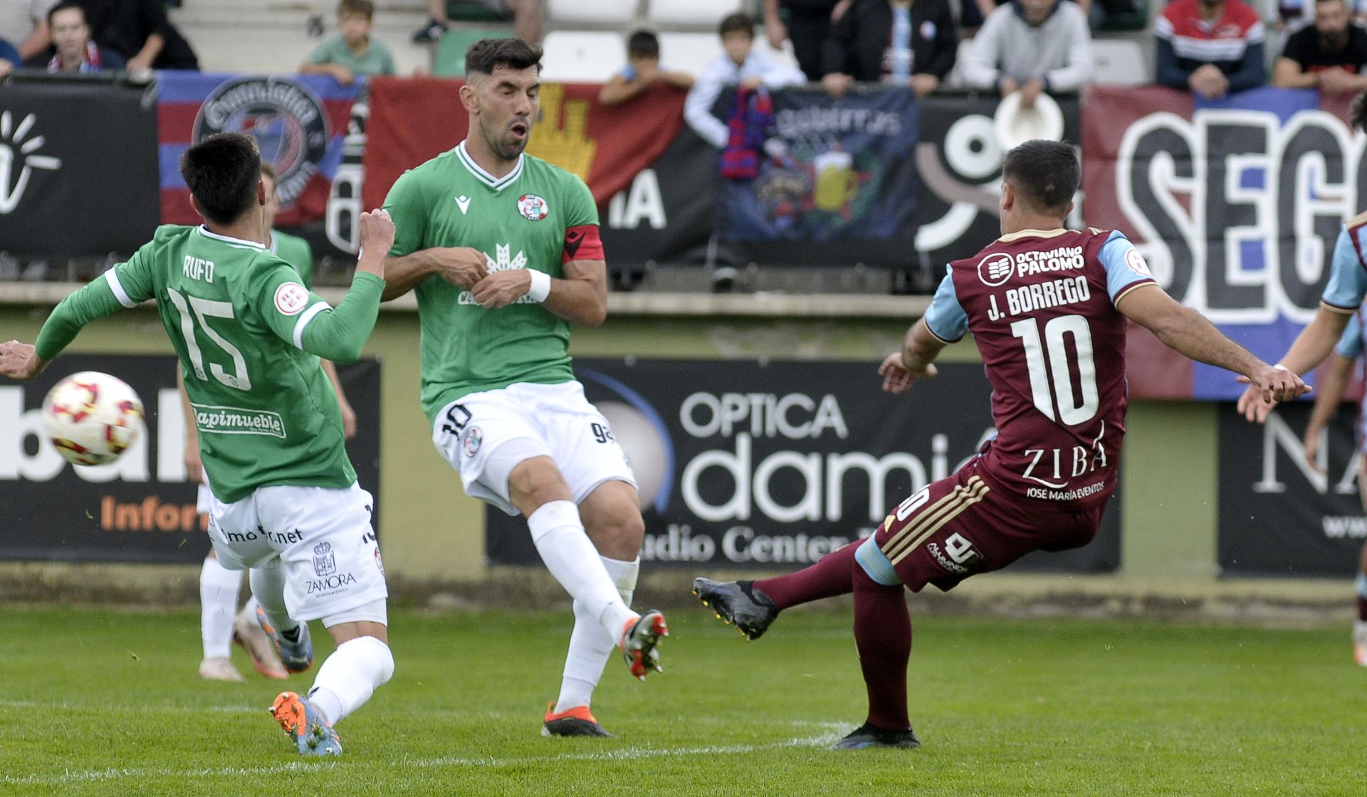 Fotografías del partido entre la Segoviana y el Zamora (2 de 2)