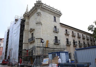 El Palacio de Santa Cruz se despoja de los andamios once meses después