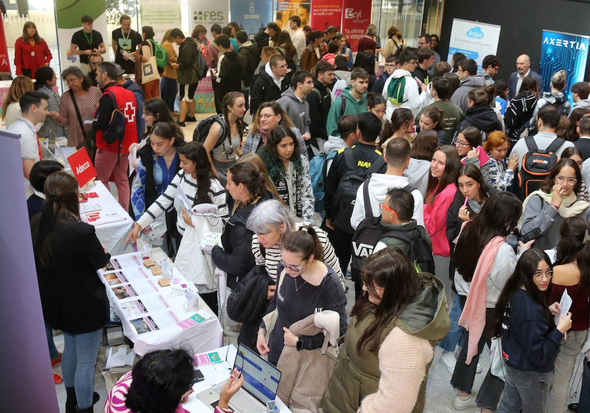 Aspecto que los expositores de la feria Tándem presentaron durante gran parte del día.