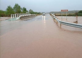 El río Rubagón, desbordado en el entorno de Nestar.