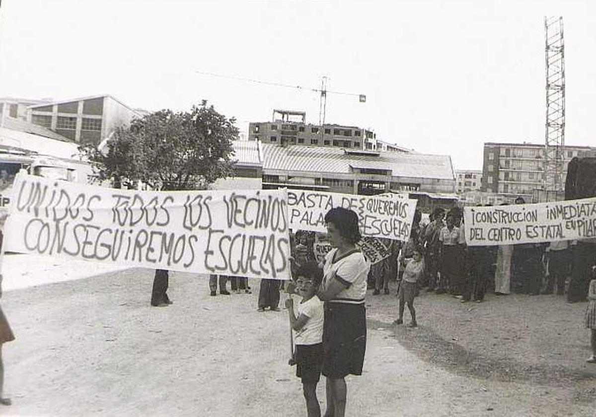 Manifestación en el barrio Pilarica, años 70.