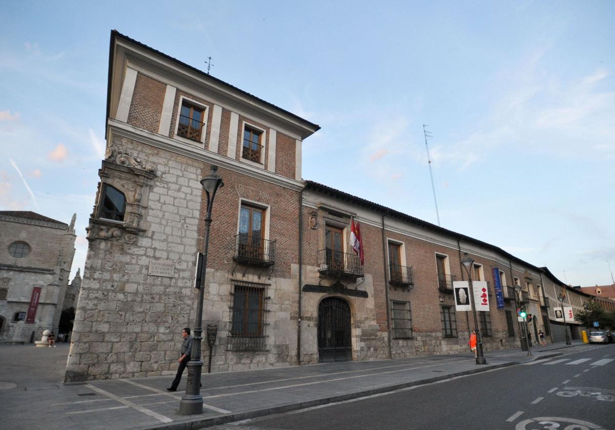 Imagen de archivo de la fachada del Palacio de Pimentel, sede de la Diputación de Valladolid.