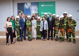 La ministra, en su visita a la Escuela de Electricistas de Iberdrola en Brasil.