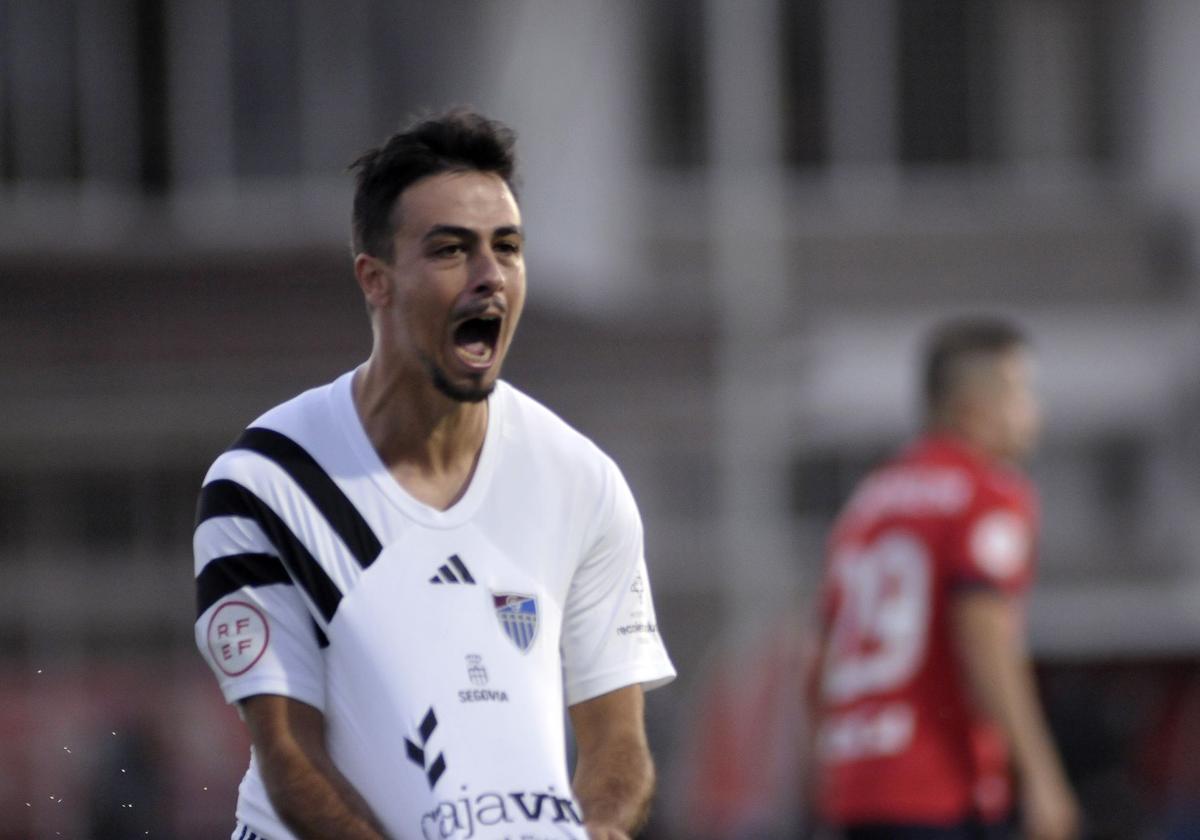 Javi Borrego celebra el tanto en Pamplona.