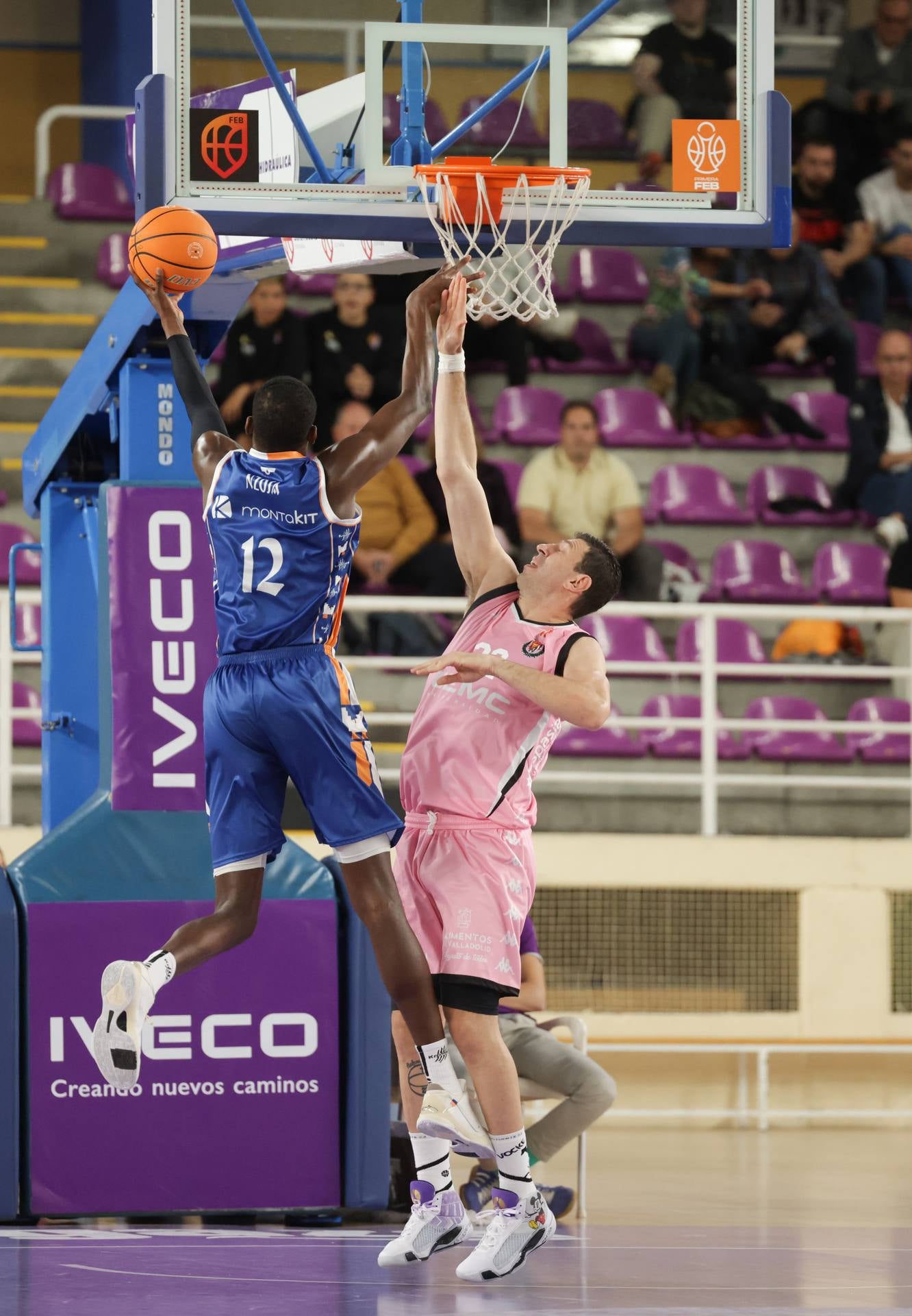 La derrota del UEMC Real Valladolid Baloncesto ante Fuenlabrada, en imágenes