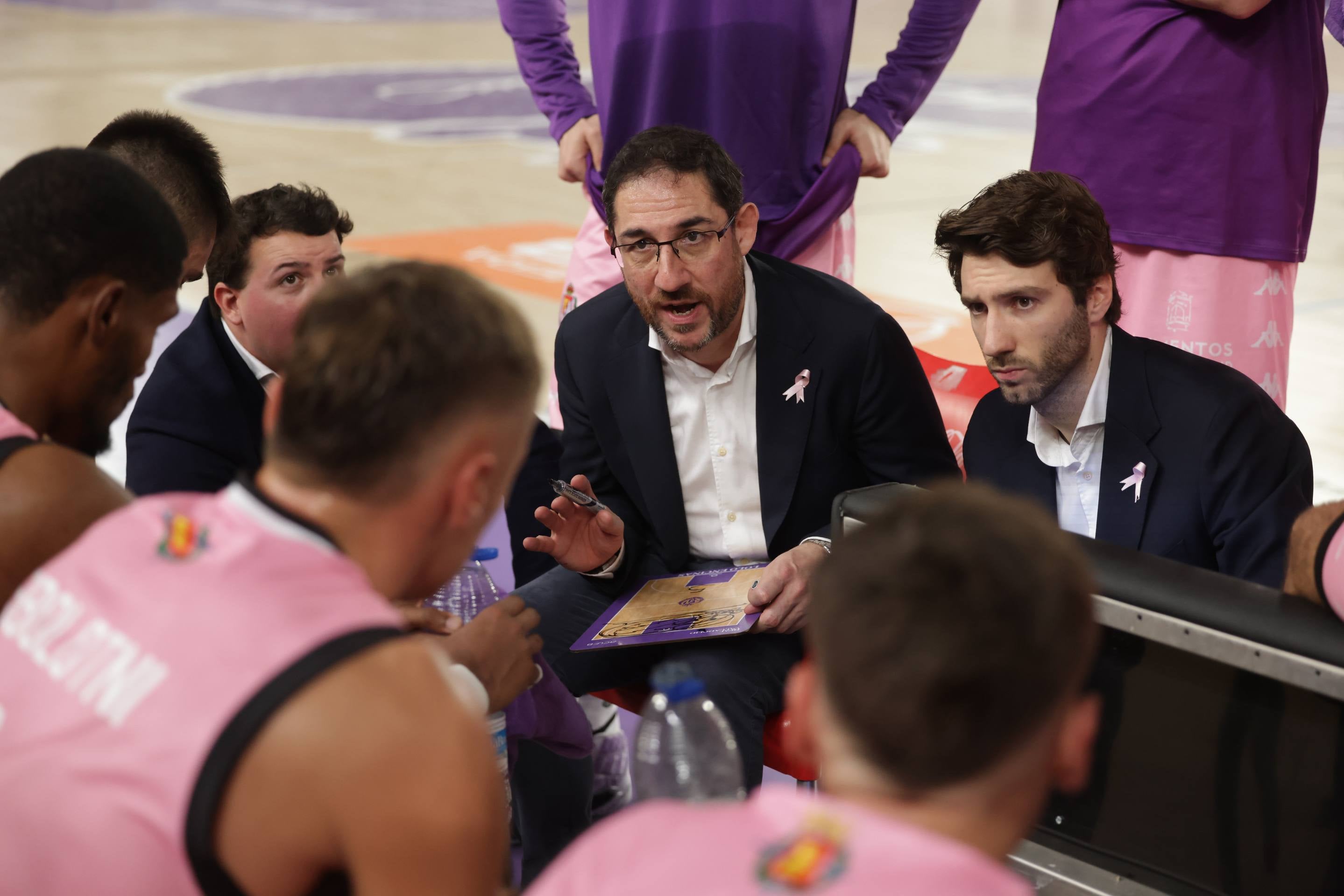 La derrota del UEMC Real Valladolid Baloncesto ante Fuenlabrada, en imágenes