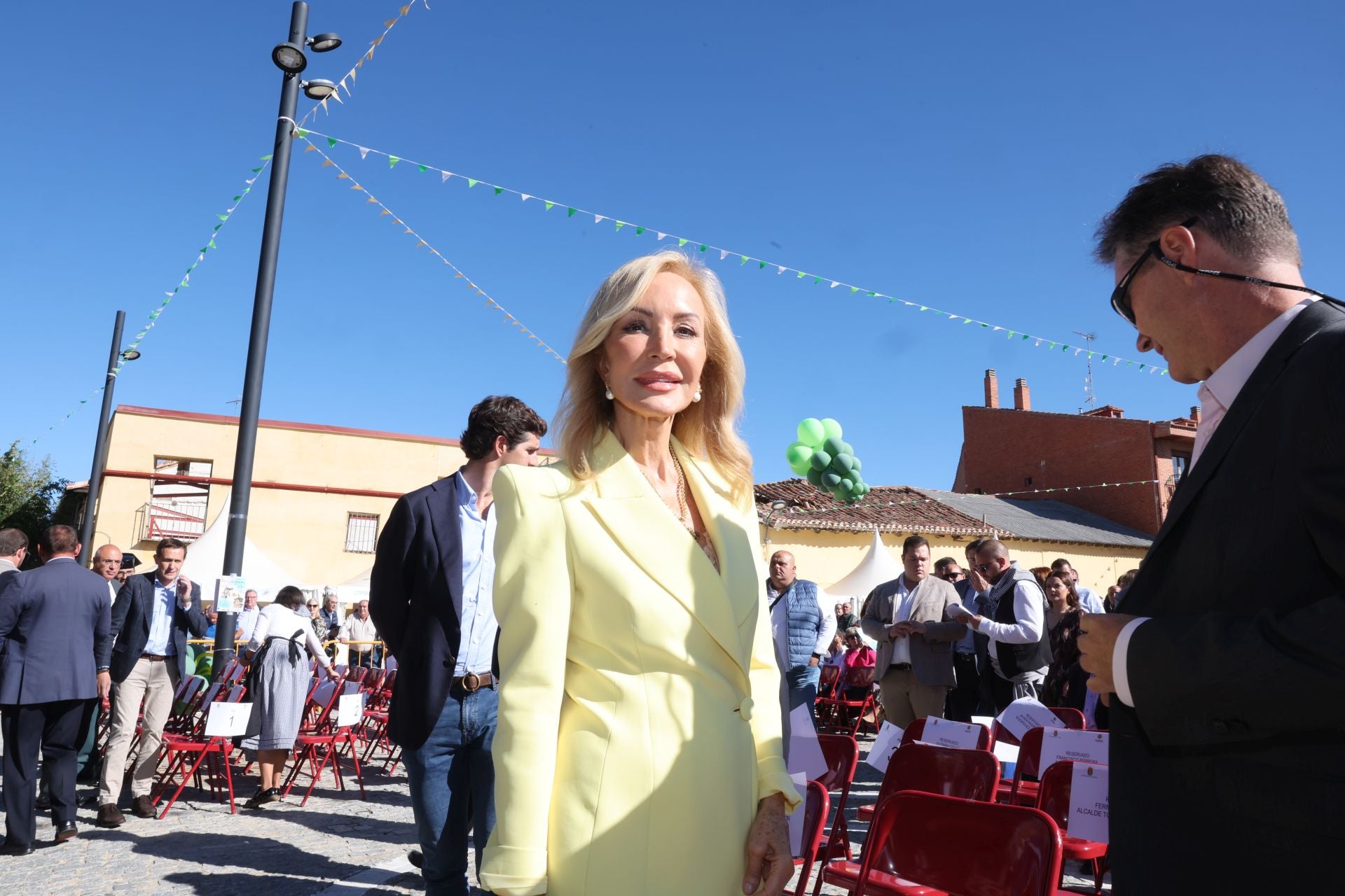 El pregón de Carmen Lomana en Rueda, en imágenes