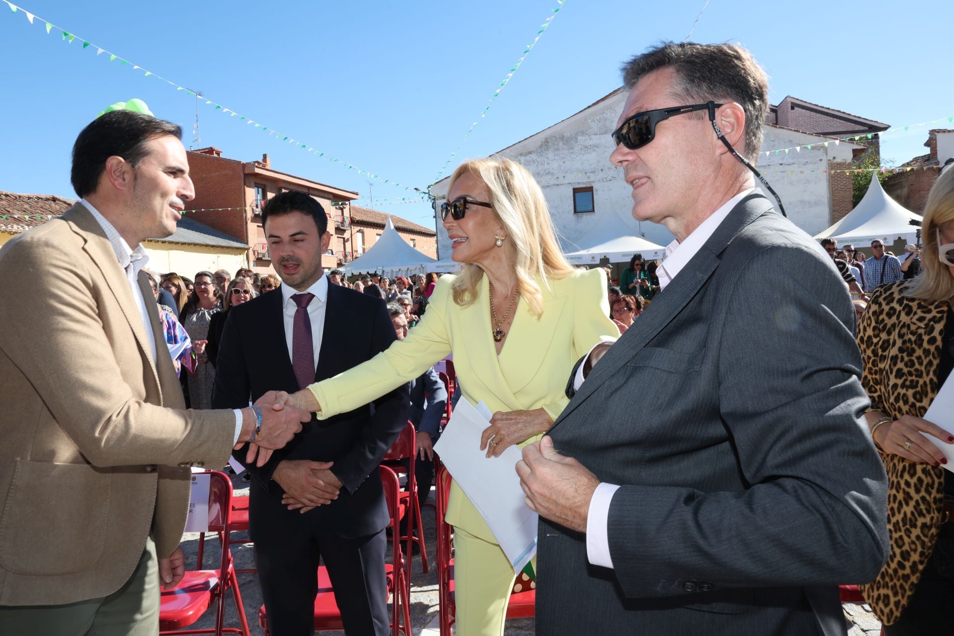 El pregón de Carmen Lomana en Rueda, en imágenes