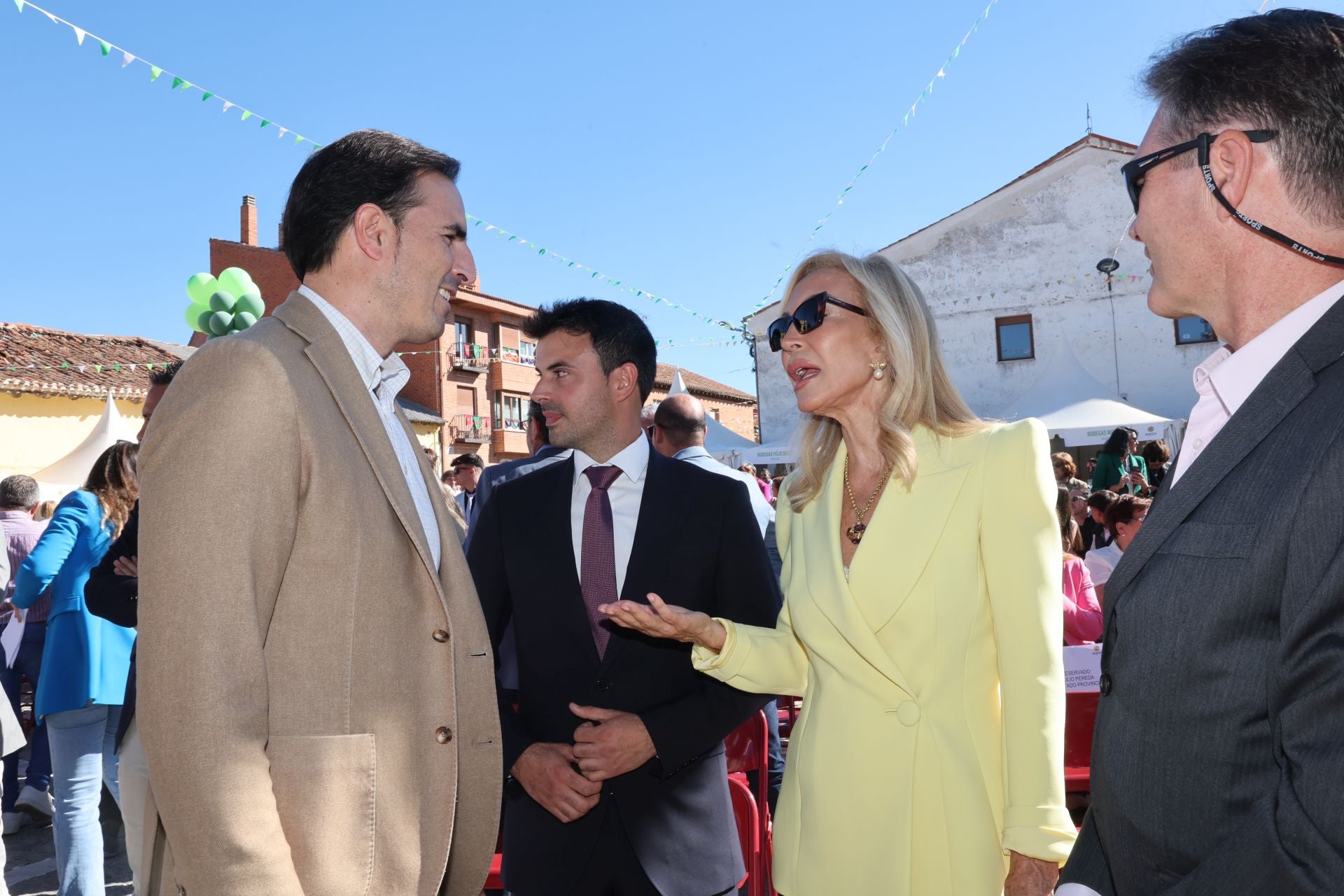 El pregón de Carmen Lomana en Rueda, en imágenes