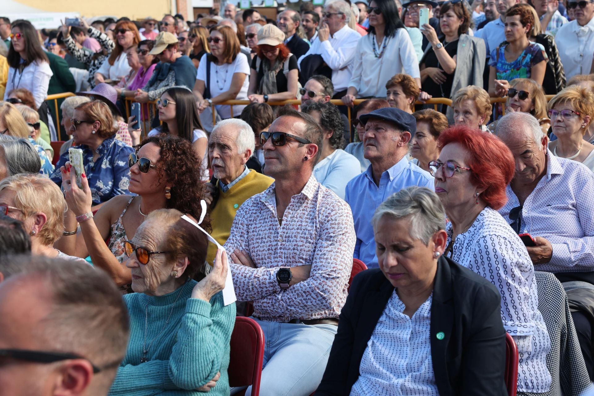 El pregón de Carmen Lomana en Rueda, en imágenes