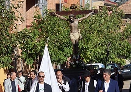 El Cristo de las Puertas recorre Rioseco como cada segundo domingo de octubre