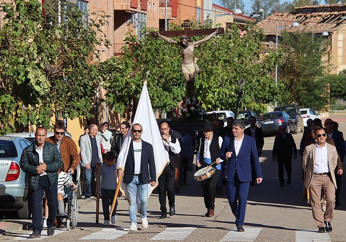 El Cristo de las Puertas recorre Rioseco como cada segundo domingo de octubre