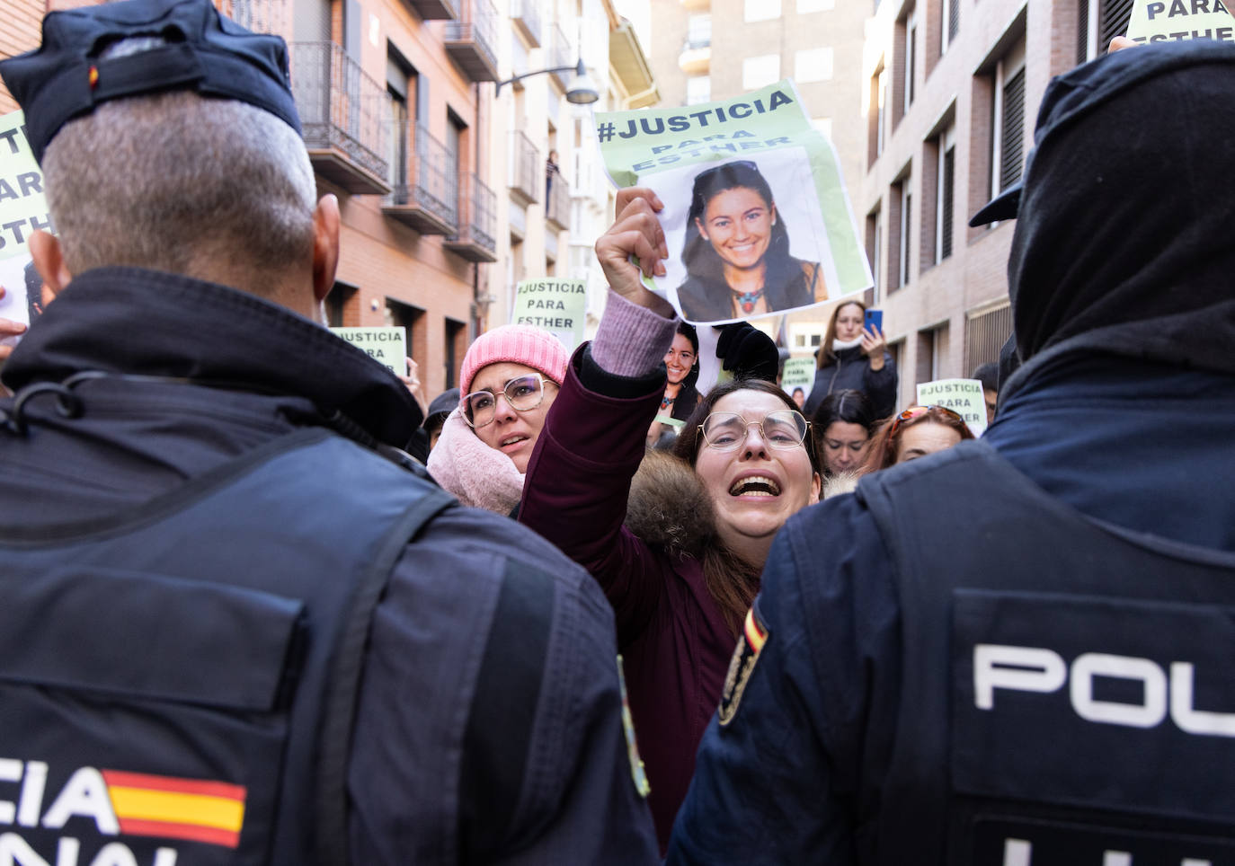 Concentración en los juzgados de los familiares y amigos de Esther López el pasado 15 de diciembre.