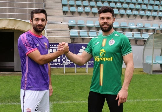 Guille y Jesús Torres estrechan sus manos este miércoles en La Balastera.