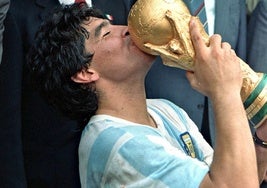 Diego Armando Maradona.