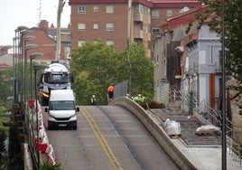 Obras del pasado 6 de octubre para asegurar el viaducto de Arco de Ladrillo y renovar los quitamiedos