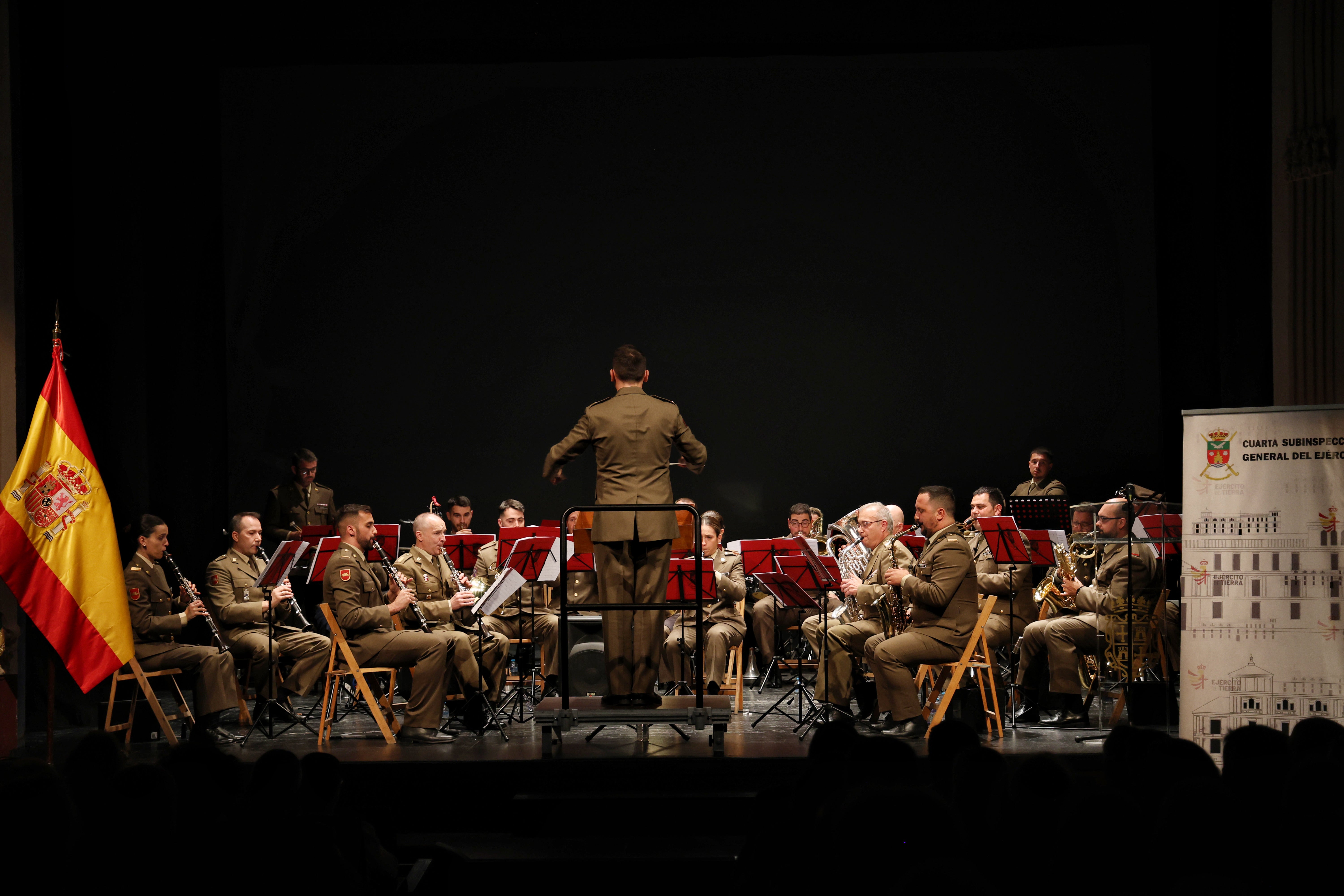 Concierto de música militar de la División San Marcial en Palencia