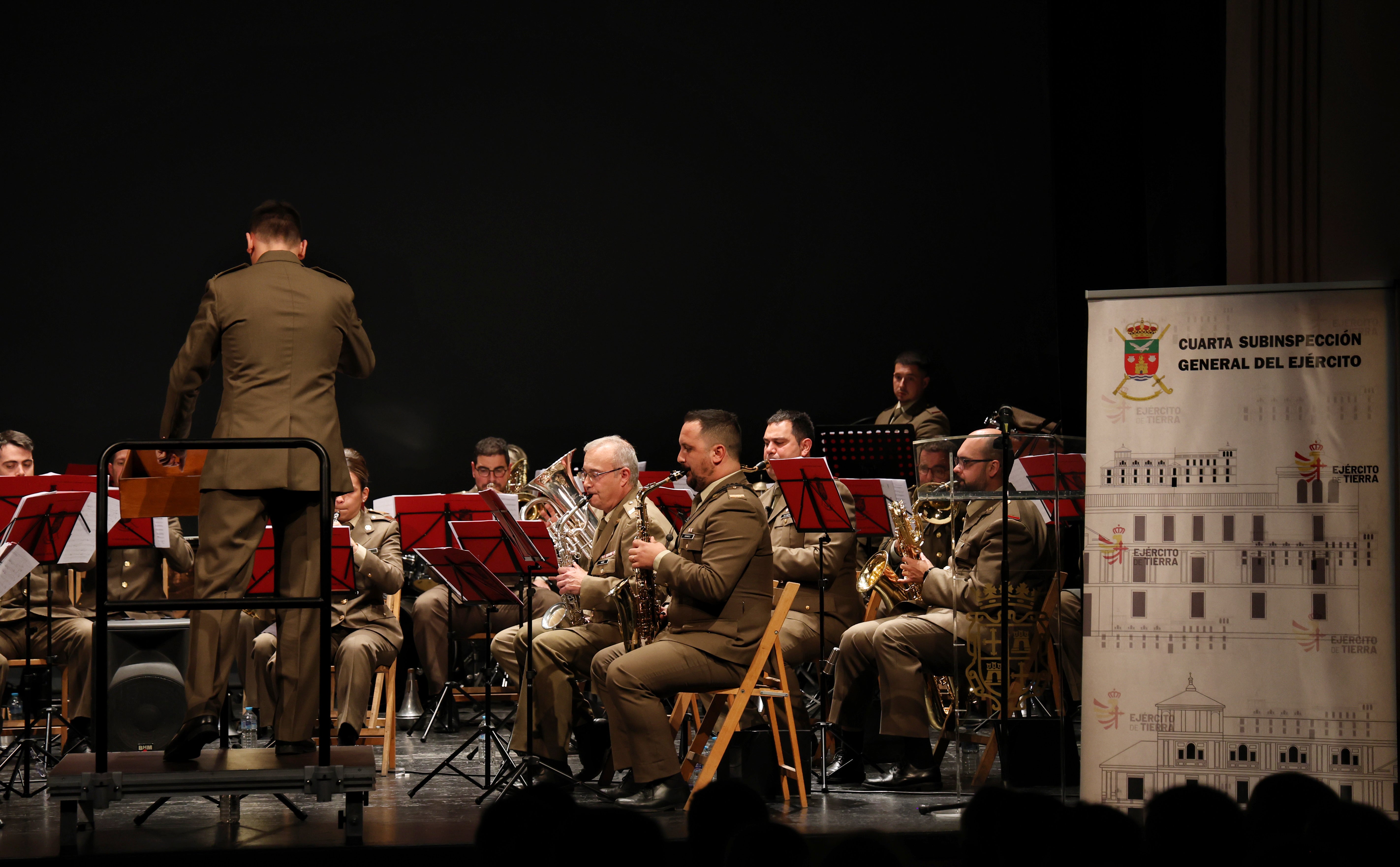 Concierto de música militar de la División San Marcial en Palencia