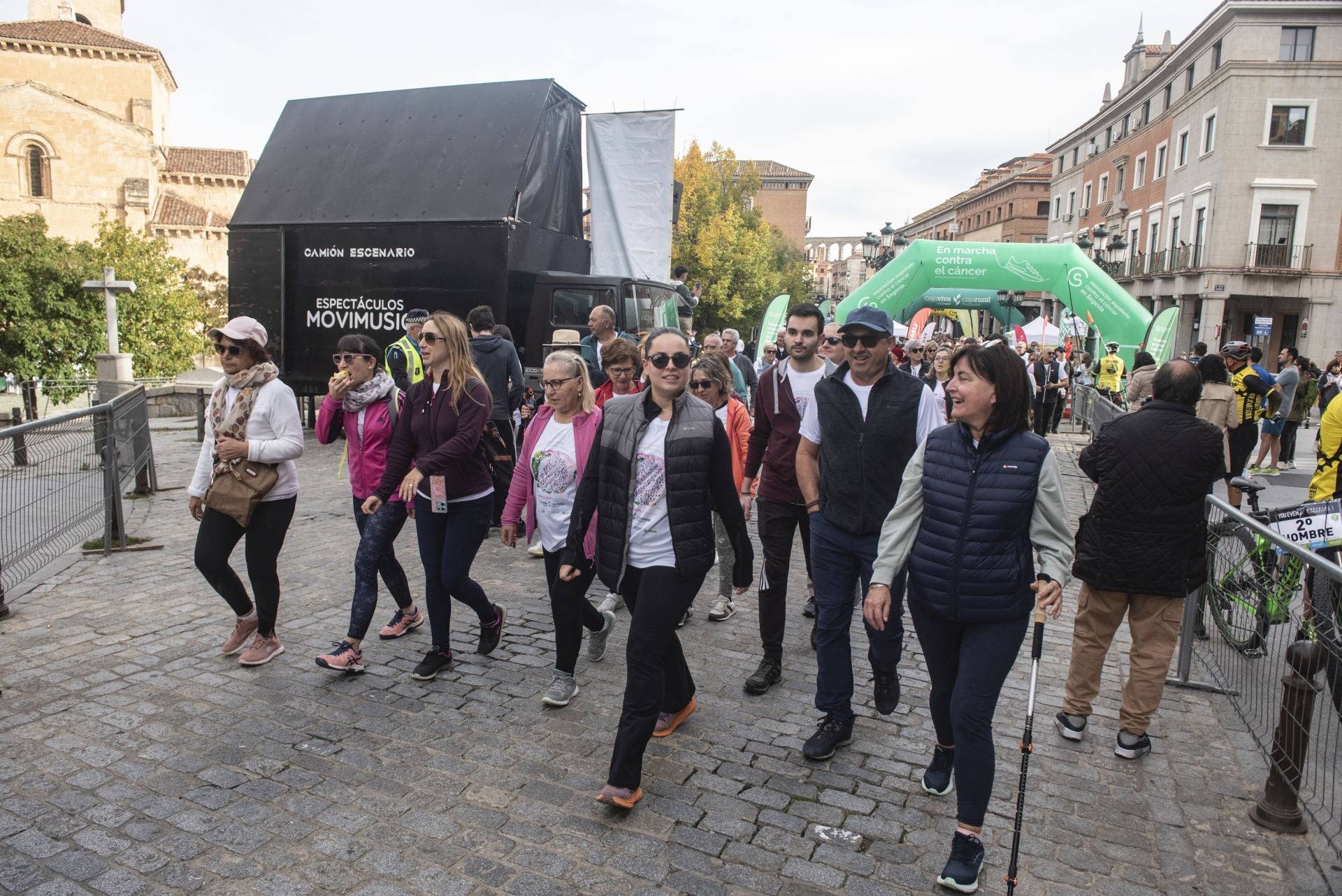 Fotografías de la marcha contra el cáncer de mama 2024