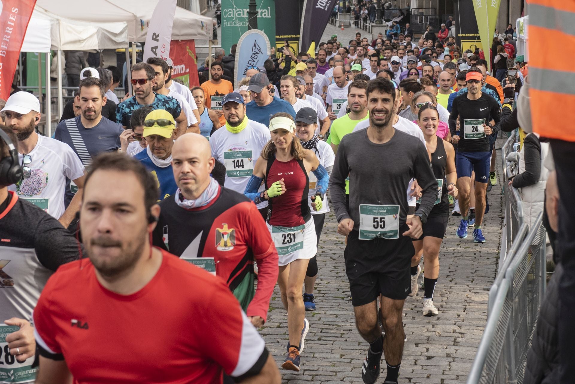 Fotografías de la marcha contra el cáncer de mama 2024