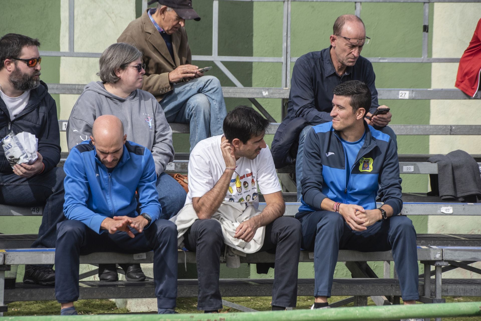 Búscate en las gradas de La Albuera durante el Segoviana vs Real Unión