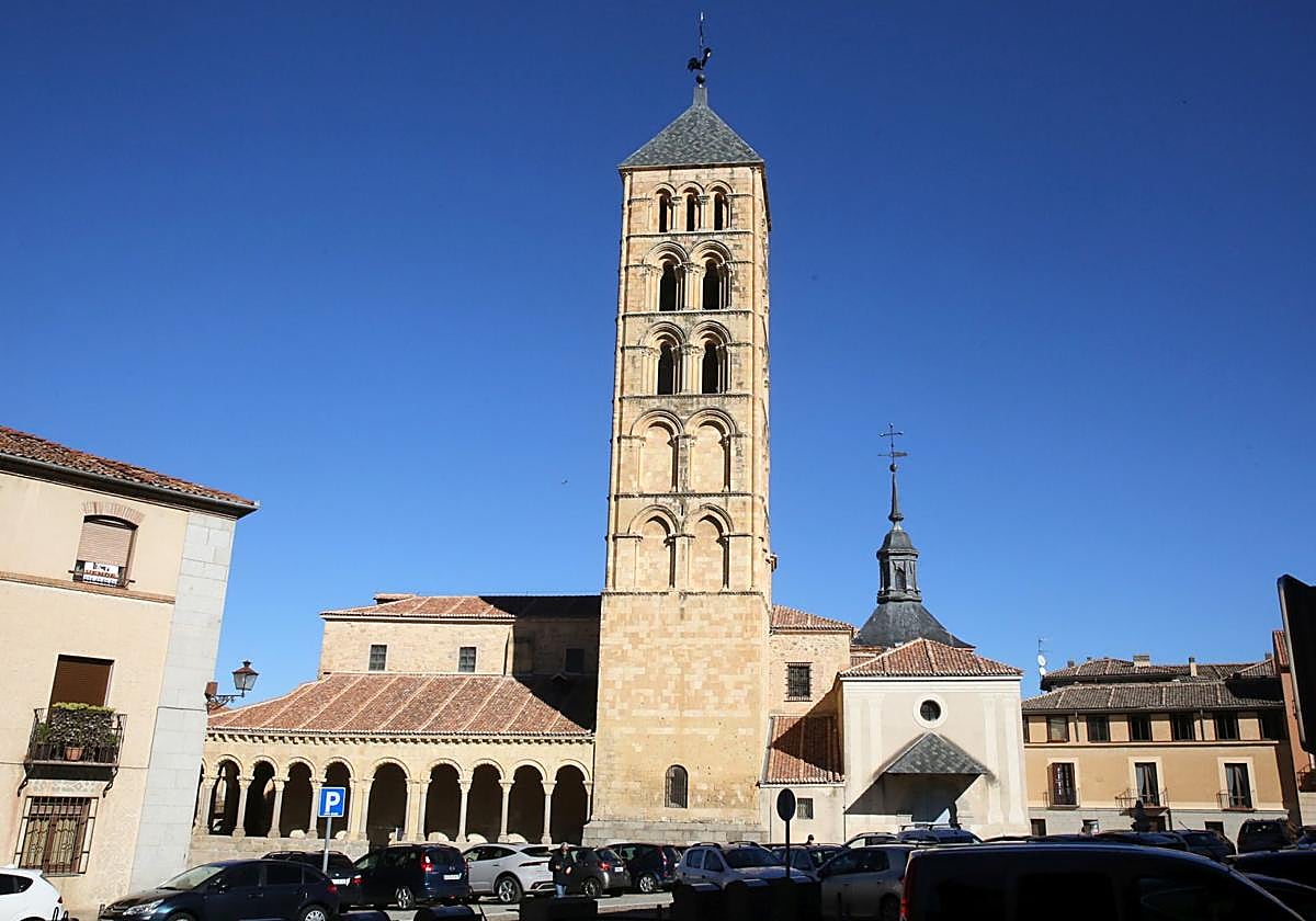 La fachada de la iglesia de San Esteban luce ya sin los andamios de las obras de la cubierta.