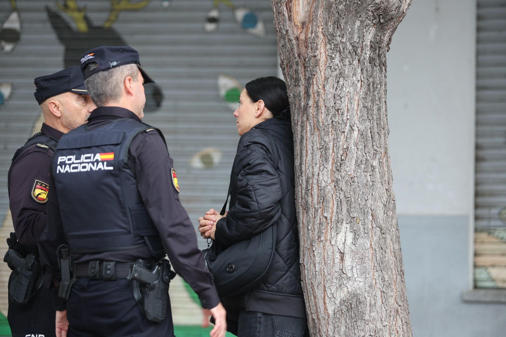 Protesta vecinal por la tala de árboles e intervención policial en Salamanca