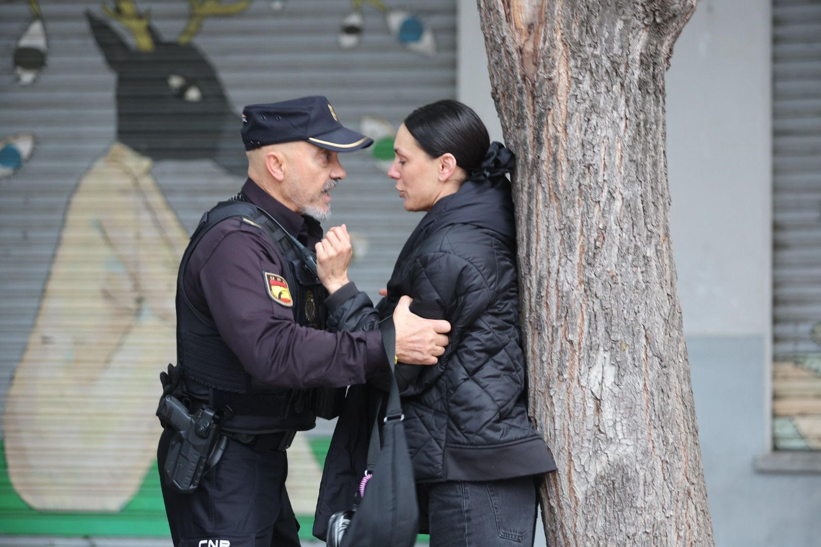 Protesta vecinal por la tala de árboles e intervención policial en Salamanca