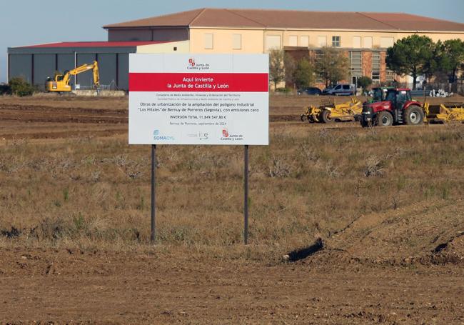 Inicio de las obras de urbanización de Los Hitales, en Bernuy de Porreros.