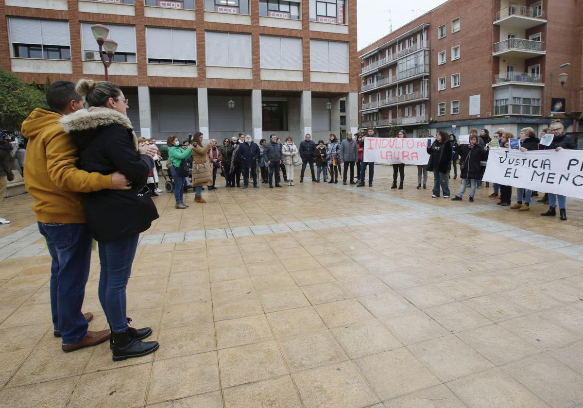 Concentración de apoyo a Laura Molinilla el 22 de noviembre de 2022 en la Plaza de los Juzgados.