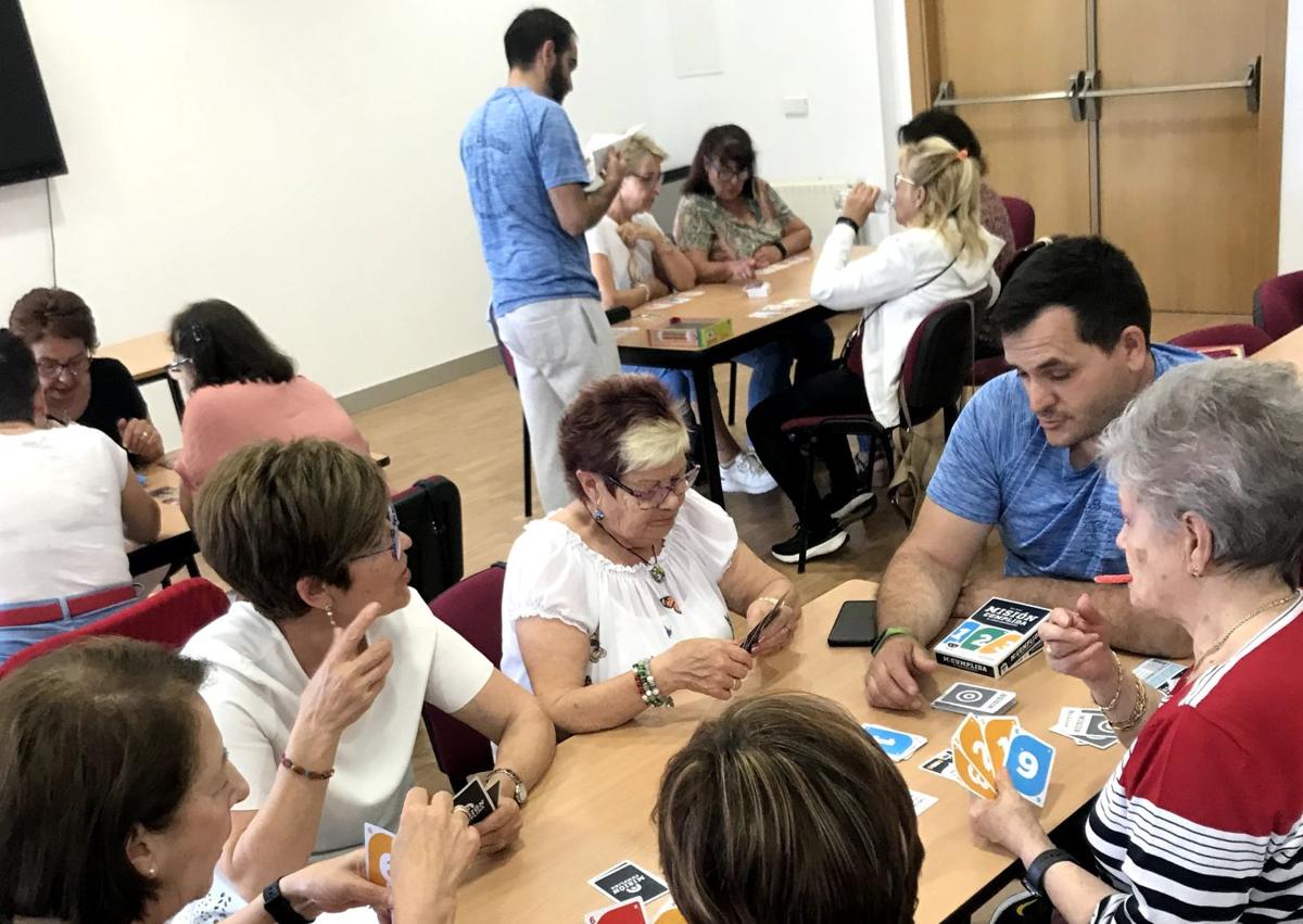 Imagen secundaria 1 - En un minuto: «La idea es que los chavales vean que para divertirse hay más que consolas»