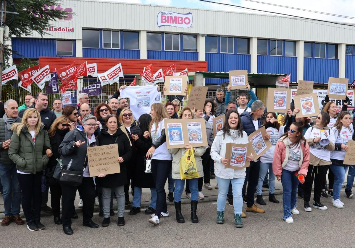 Concentración de protesta de los trabajadores de Bimbo hace una semana ante la planta hace unos días.