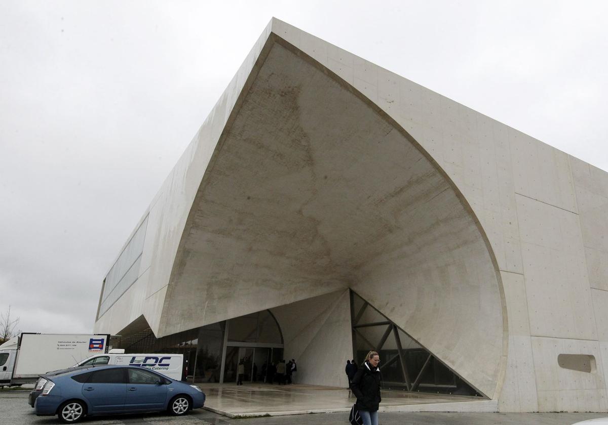 Edificio CIDE, en la calle Campos de Castilla.