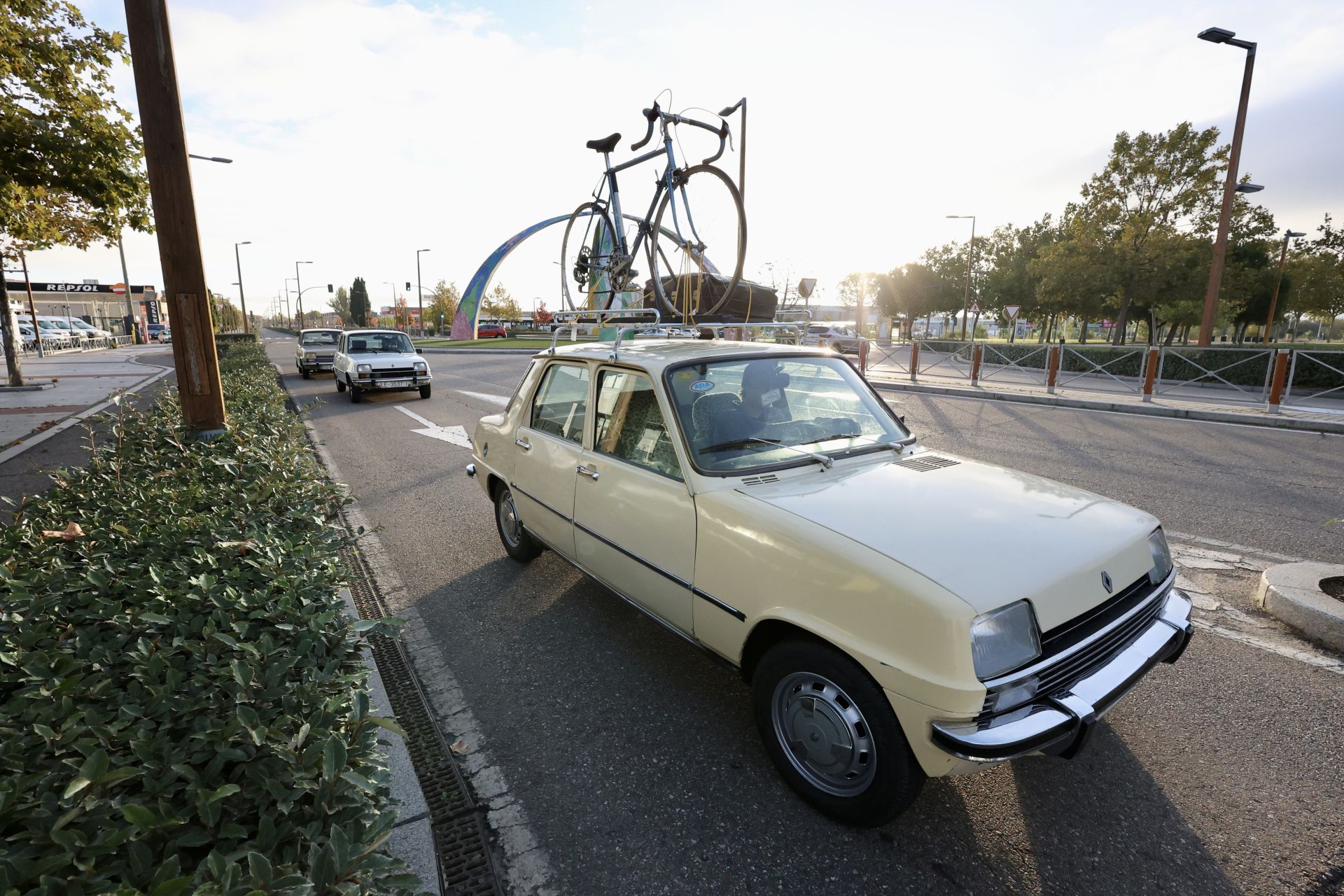 Las imágenes de la concentración por el 50 aniversario del Renault Siete